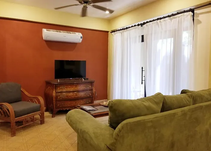 Hotel: Mango Condominiums